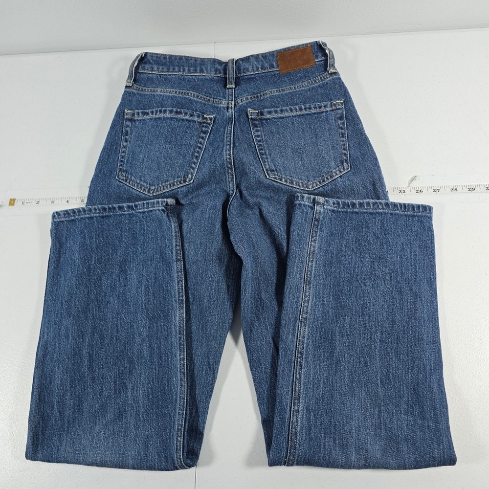 Hollister Ultra High-Rise Dad Jeans Medium Wash Size 2R W26 Regular 13177 - Picture 2 of 9